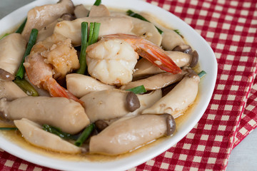 Close up, Stir-fried shrimp with pleurotus eryngii.