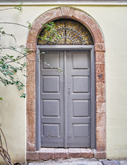 Fototapeta premium house entrance with arched door