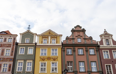 Fototapeta na wymiar historic facades / Historic facades on the market square of Poznan in Poland 