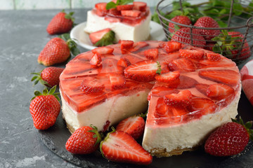 Strawberry cheesecake with jelly