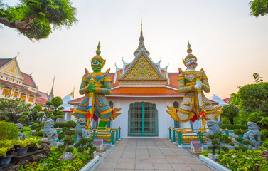 Ravana, and luckily the plight The two giant statues that stand, guarding the front door, the amount the Crown shape. Wat Arun, Bangkok Thailand
