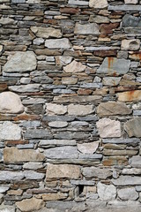 Wall made of natural stones