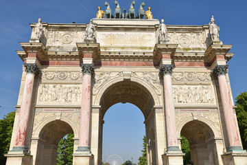 Fototapeta na wymiar Arc de triomphe du Carrousel à Paris, France