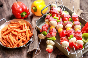 brochettes de bœuf crues et patates douces 1