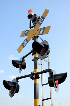 Railroad signal light