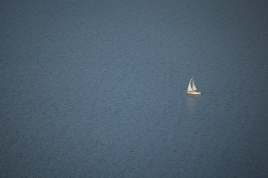 barca in solitudine