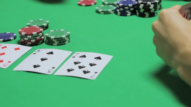 Win Texas hold'em poker, betting chips