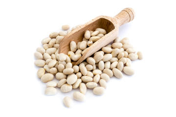 Weiße Bohnen isoliert freigestellt auf weißen Hintergrund, Freisteller