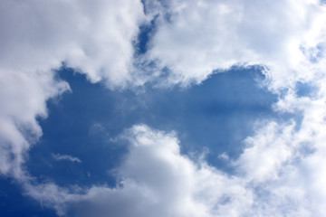 青空と雲（イメージは青空のサングラス）