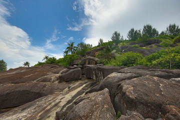 Riesen Granitfelsen auf Mahé Seychellen 