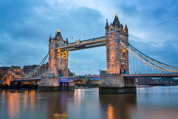 Obraz premium Tower Bridge and River Thames in the Morning, London, United Kingdom