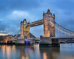 Obraz premium Tower Bridge in the Morning, Londyn, Wielka Brytania