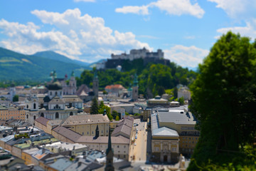 Fototapeta na wymiar Salzburg! Mozartstadt und Festspielsstadt Salzburg in Österreich! Blick auf die Burg Hohen Salzburg