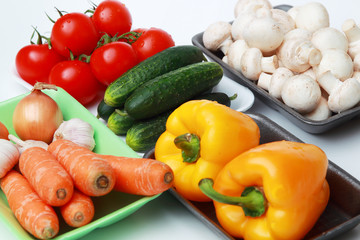 Овощи в пластиковых контейнерах