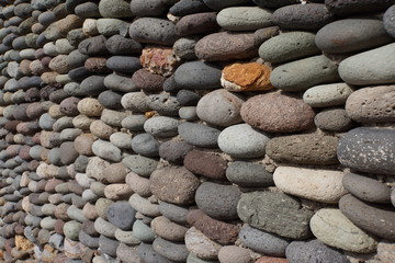 Mauer aus Kieselsteinen