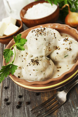 Meatballs in white sauce