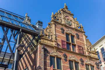 Fototapeta na wymiar Facade of the historic building Goudkantoor in Groningen