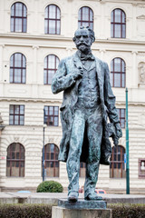 Obraz premium Monument to the composer Antonin Dvorak near Rudolfinum in Prague