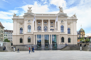 Fototapeta na wymiar Opera house in Zurich, Switzerland
