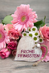 Blumen und Herz: Frohe Pfingsten