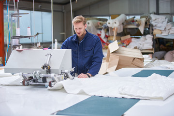 Obraz premium worker in factory