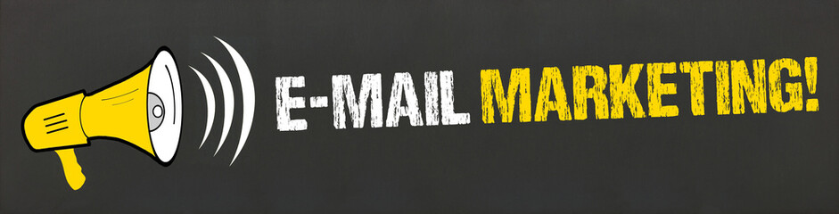 E-Mail Marketing! / Megafon auf Tafel