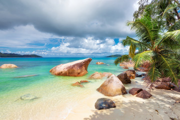 Fototapeta na wymiar Paradise beach on tropical island, Praslin, Seychelles.
