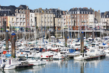 Fototapeta na wymiar A lot of expensive yachts in the port of Dieppe.