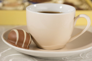 Pralinen und Kaffee