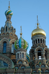 Fototapeta na wymiar Saint-Petersburg, Russia - May 14, 2006: Church of the Savior on spilled blood
