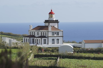 Fototapeta na wymiar Leuchtturm Kap Ponta da Ferraria, Azoren 549