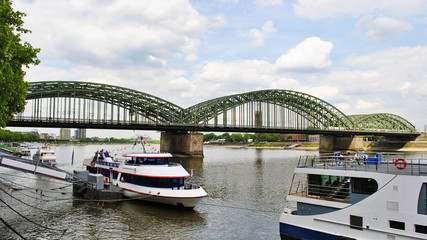 Naklejka premium bridge in Cologne