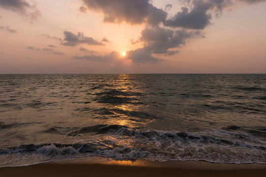 Coucher de soleil sur la plage de Negombo, Sri Lanka
