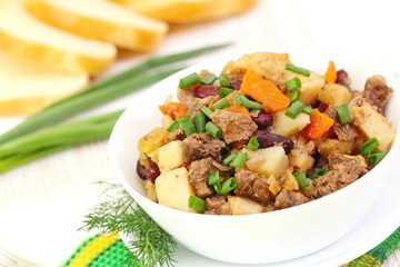 Stew meat with vegetables and haricot