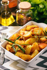  Potatoes baked with garlic and spices.