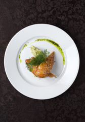 Fillet of chicken baked in sesame