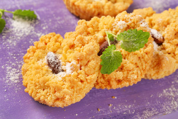 Small almond cookies
