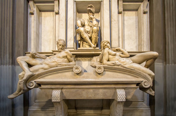 Tomb of Lorenzo II de Medici and below lying on the sarcophagus two sculptures 'Dawn and Dusk', Florennce, Italy