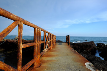 Obraz premium old pier near the sea