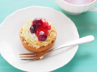ベリーとピスタチオのタルト