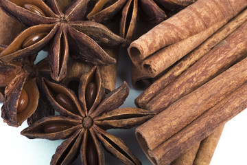 Cinnamon sticks anis stellate closeup