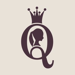 Naklejka premium Vintage queen silhouette. Medieval queen profile. Elegant silhouette of a female head. Vector Illustration. Ponytail hairstyle. Monochrome gamma. Royal emblem with Q letter