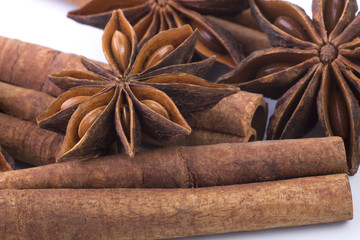 Cinnamon sticks anis stellate closeup