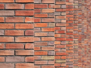 Rotes Ziegelmauerwerk mit Schärfeverlauf
