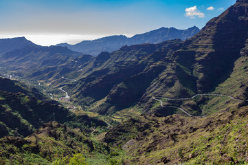Obraz premium Mountain landscape in Gran Canaria: Barranco de Mogan and GC-200 road.