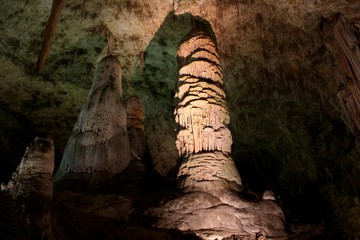 Stalagnat in Carlsbad Caverns Tropfsteinhöhle in New Mexico / USA