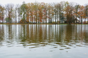 Farms overlooking the moat of the castle Cannenburgh