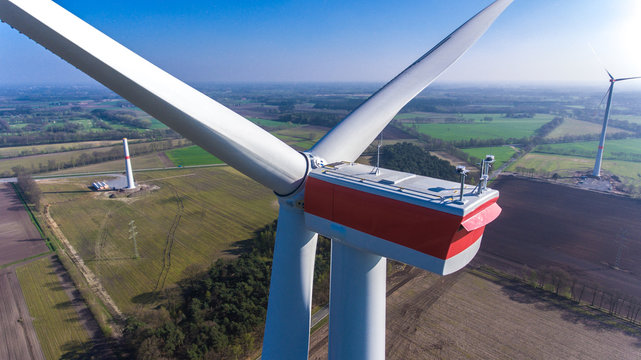 Windkraftanlage, WKA, Windenergieanlage Detailaufnahme Gondel - Luftaufnahme