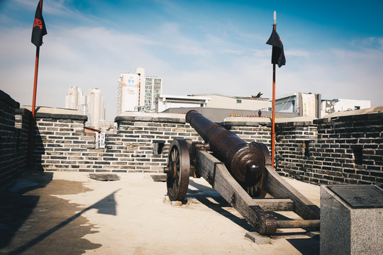  Cannon pointing toward the city