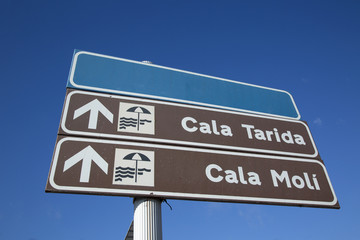 Obraz premium Tarida and Moli Coves Sign, Ibiza